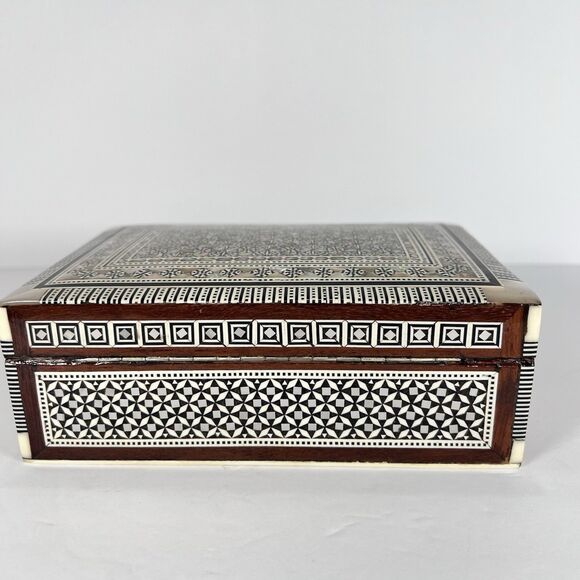 VTG Handcrafted Wooden Trinket Box Inlayed with Mother of Pearl/Abalone 1950's - Picture 7 of 13